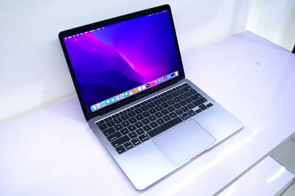 MacBook Air 2020 13inch.CORE i3.RAM8GB.SSD256GB