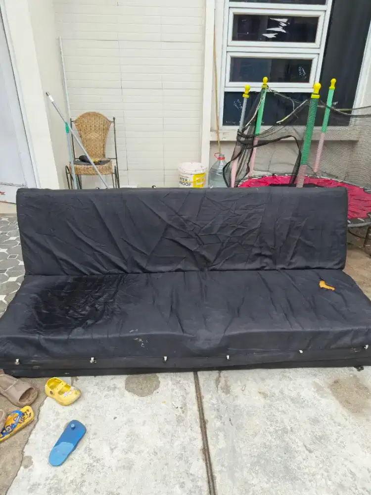 Di jual sofa bed 300 saja