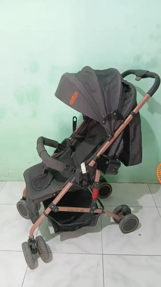 Stroller pliko warna hitam coklat