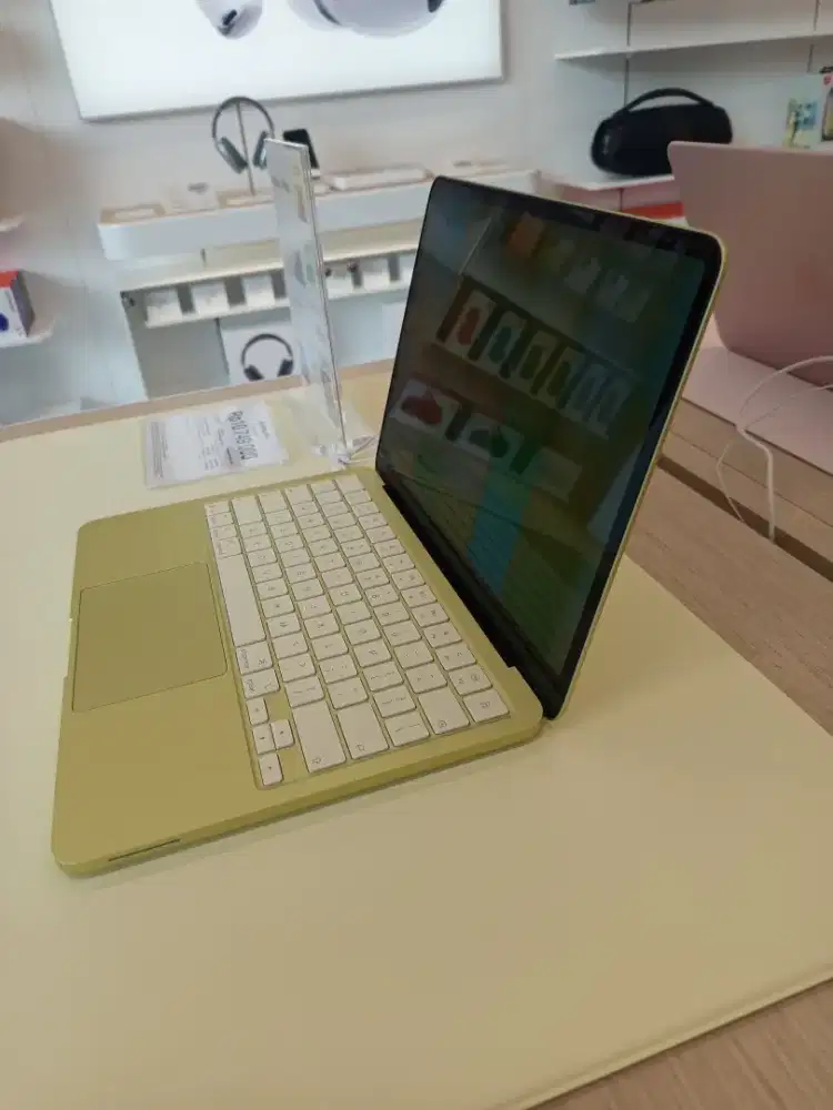 Ready stock macbook Neo