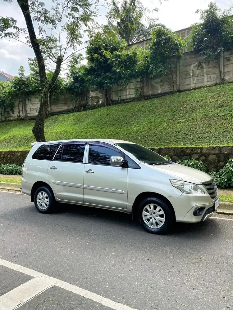 Toyota Kijang Innova 2014 Bensin