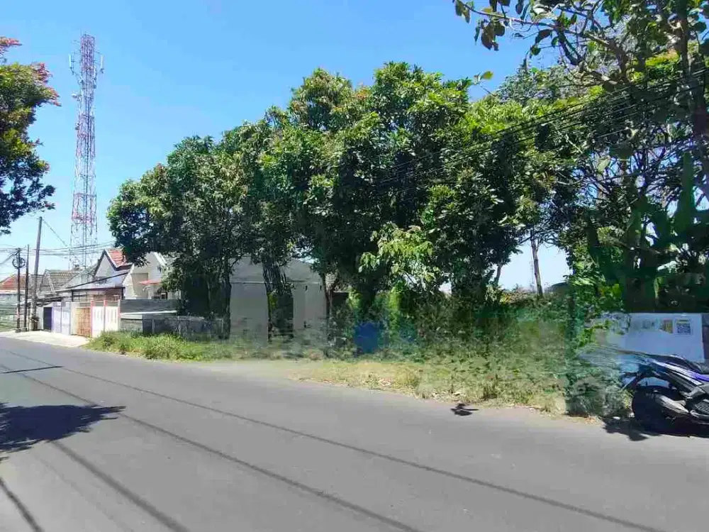 Tanah Poros Jalan Cafe NK Kepuharjo