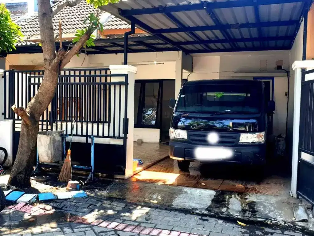 Rumah di Western Village, Surabaya Barat