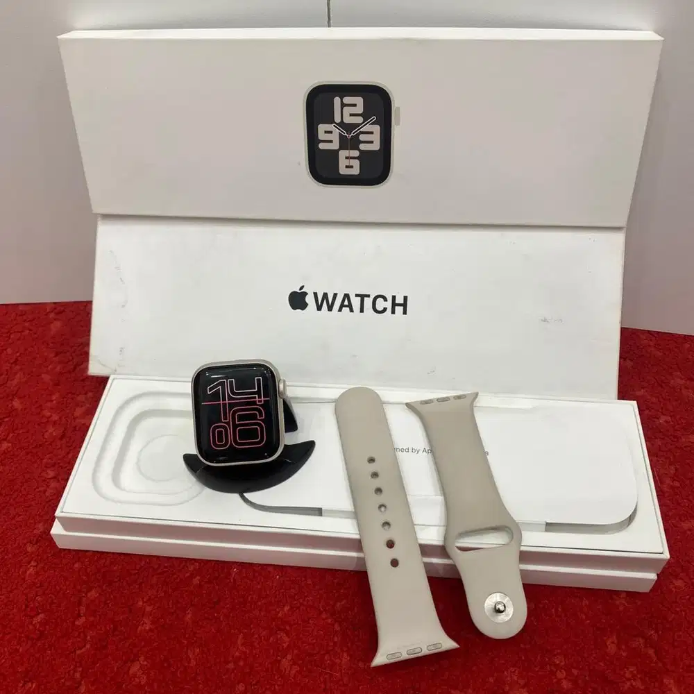 Apple watch Series SE 2 40mm Starlight