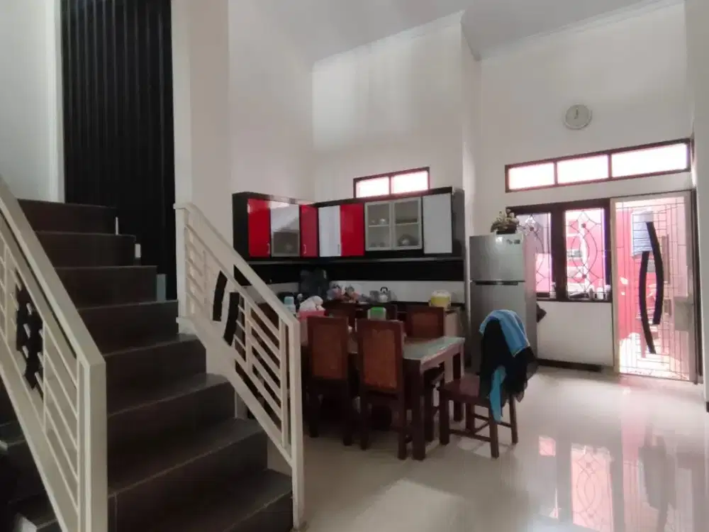 Dijual Rumah 2 Lantai di Bulevar Hijau Harapan Indah Bekasi