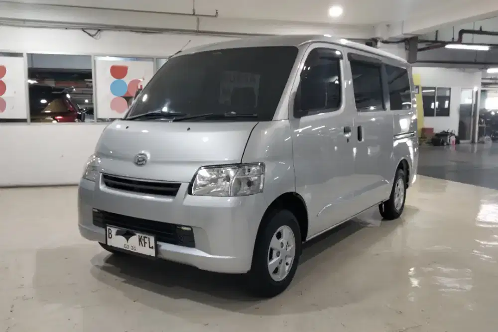 Grand max MB 1.3 mt / manual
