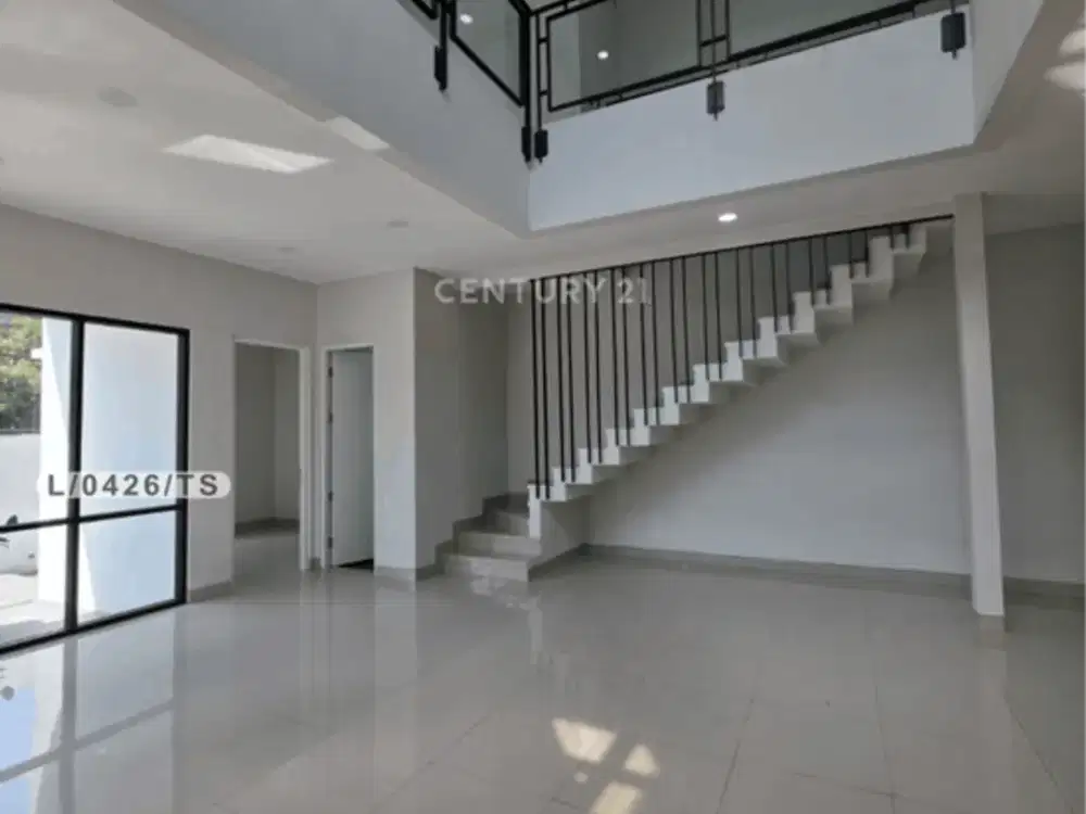 Rumah 2 Lantai Posisi Hoek Siap Huni Di Taman Holis Indah Bandung