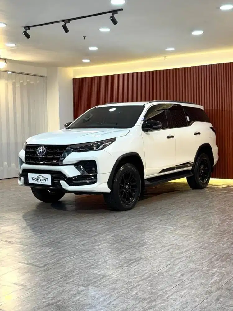 Toyota Fortuner 2.8 VRZ GR Sport AT Tahun 2023 Km 25 Rb Record