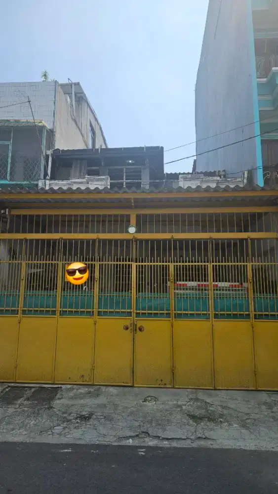 Dijual BU Rumah Tua SHM (Hitung Tanah) Lokasi Tengah Kota