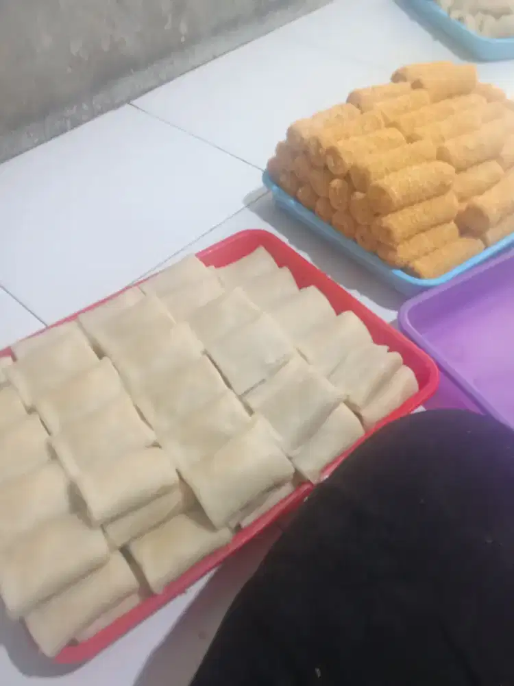 bantu2 bikin risol