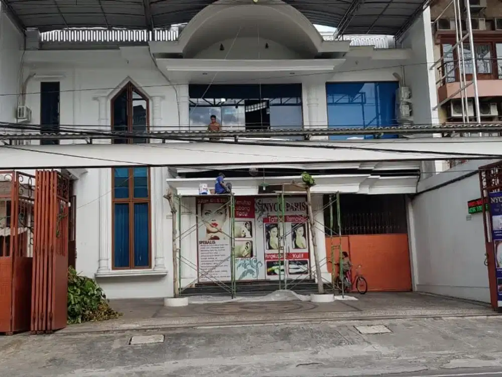 DIJUAL RUMAH HITUNG TANAH LOKASI STRATEGIS JL RAYA BILITON SURABAYA