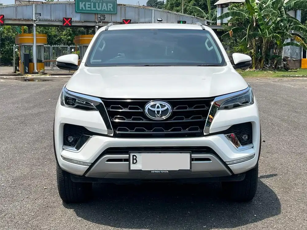 TERMURAHH!! TOYOTA FORTUNER 2.8 VRZ AT PUTIH 2023