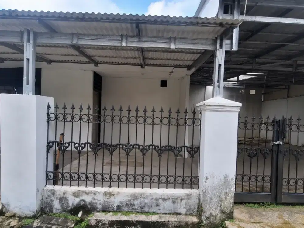 Rumah Minimalis di Sarana Indah Permai Lingkungan Aman dan Tenang Carport Luas Siap Huni