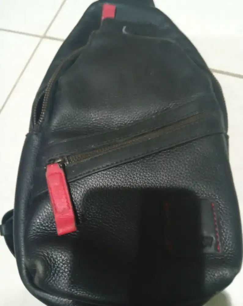 Dijual tas selempang pri merek Playboy edisi dijual beli gak dipakai b