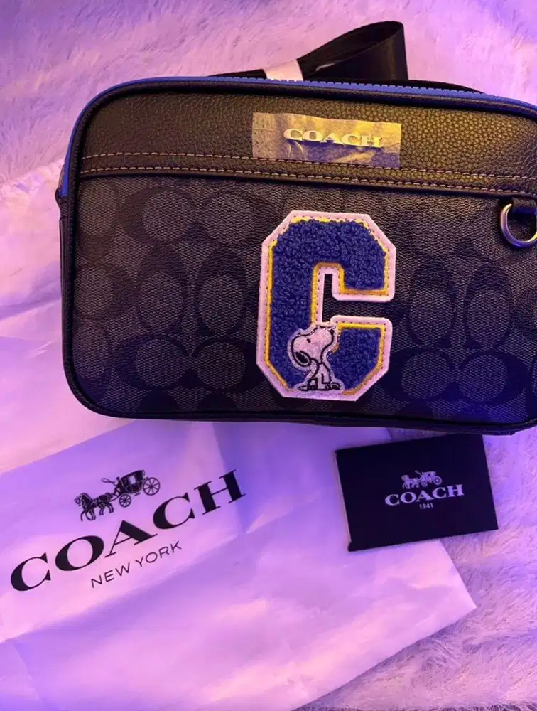 Jual Cepat! Tas Coach x Snoopy Crossbody Bag