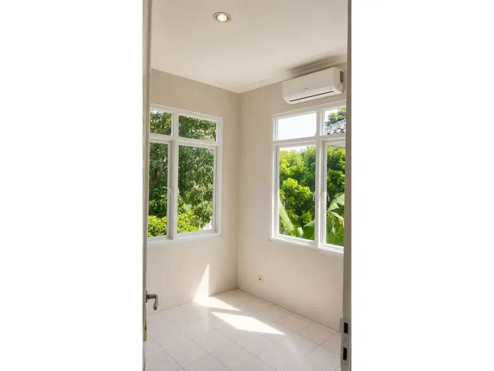 Dijual Rumah 2 Lantai Siap Huni Harga Nego Di Bgh Bukit Golf Hijau SSR1071