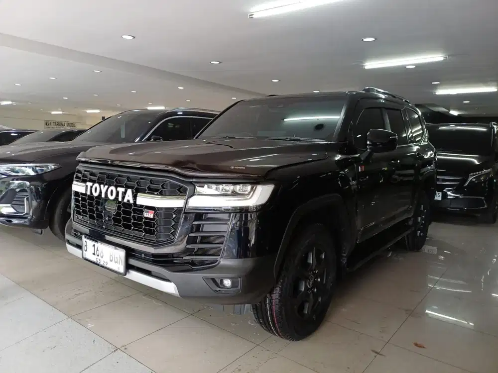 Antik KM 14Rb Land Cruiser GR 300 NIK 2024 Pajak Baru