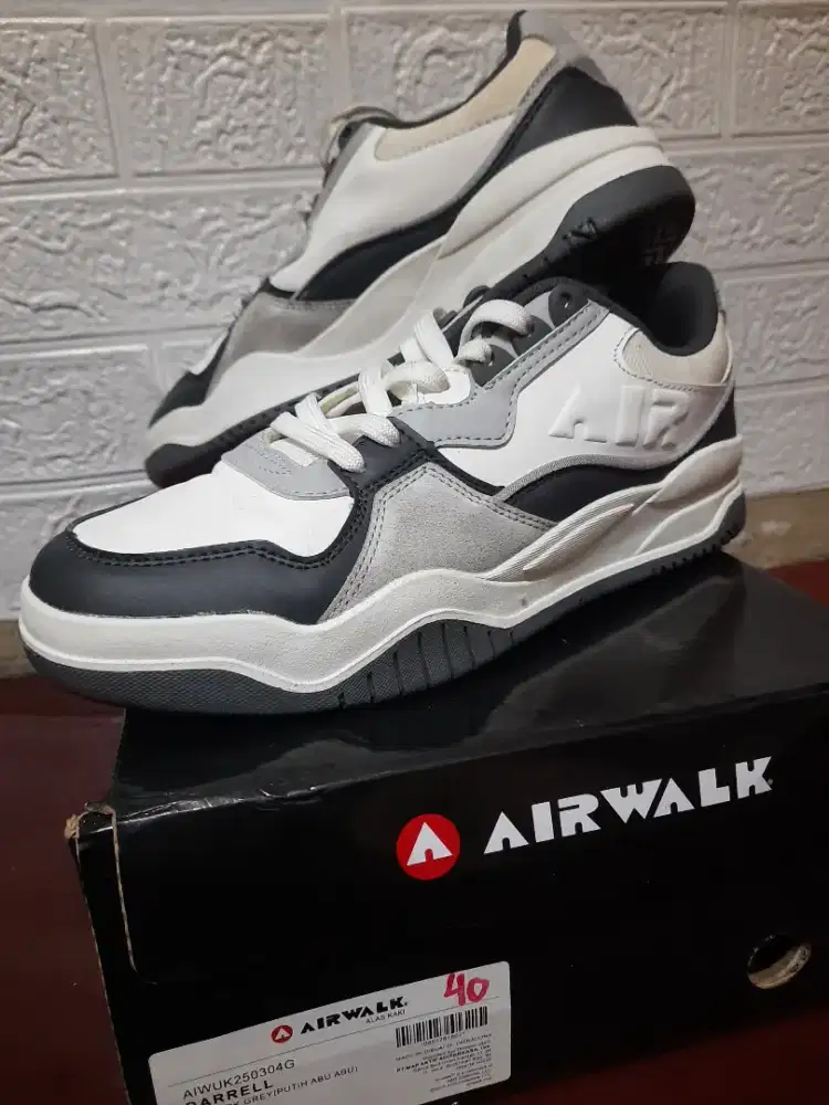 Sepatu Airwalk Darrel White/Dk Grey