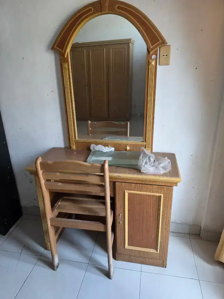 Meja hias second