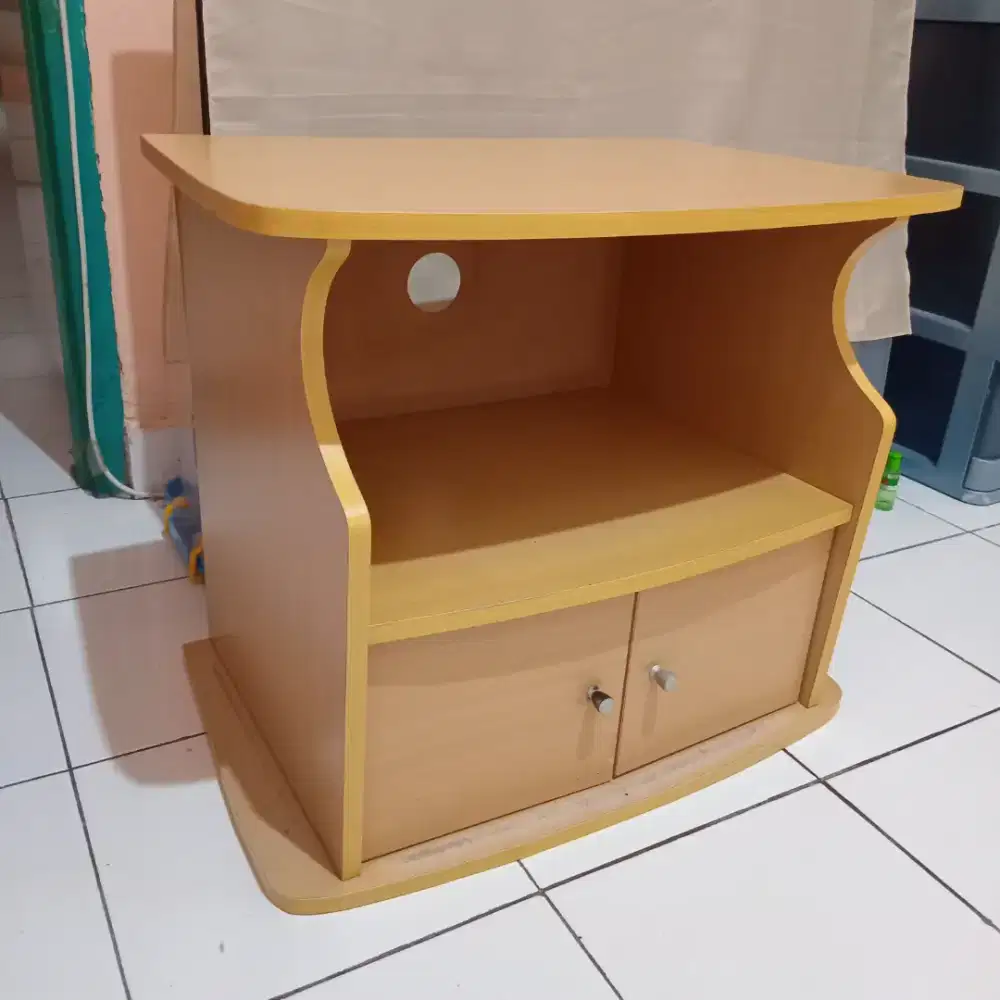Meja TV Rak TV 21 Inch Warna Beech