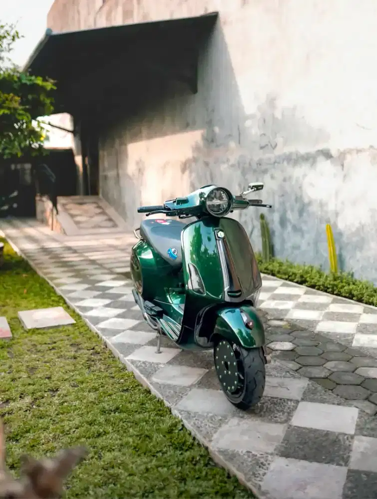 Vespa Primavera 2022 Hedon + Kalcer
