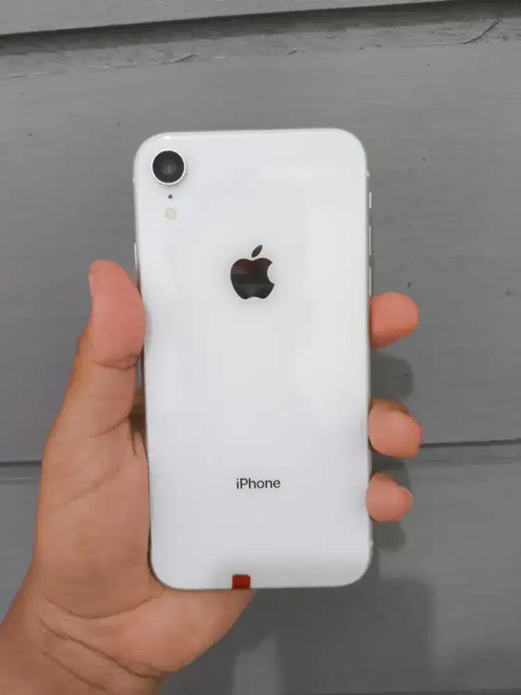 Ip Xr 128Gb Putih Bh 94% Cod Area Bjm Sekitarnya