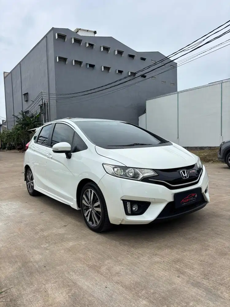 Honda Jazz 1.5 RS CVT 2015 Automatic ( Putih Metalik )