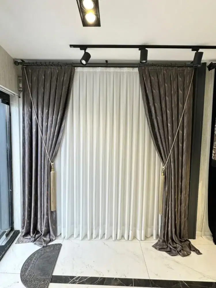 Pasang gordyn gorden murah vertikal roll blind jasa wallpaper dinding