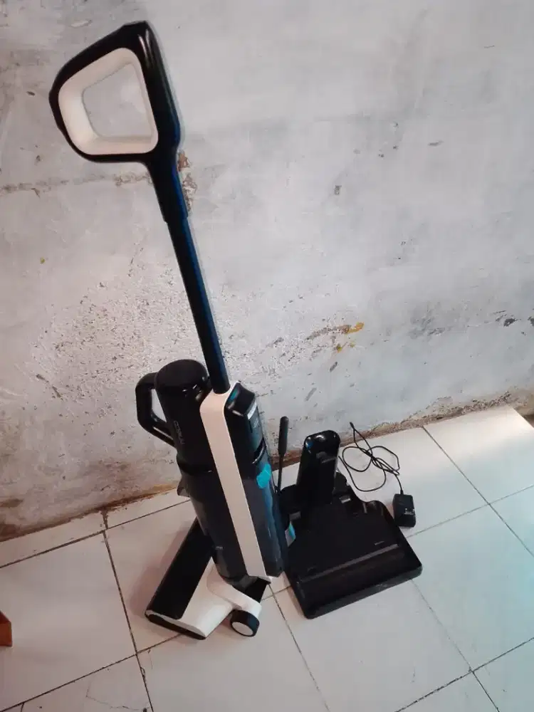 Jual vacum merk TINECO weet &dry masih layak pakai batere awet .