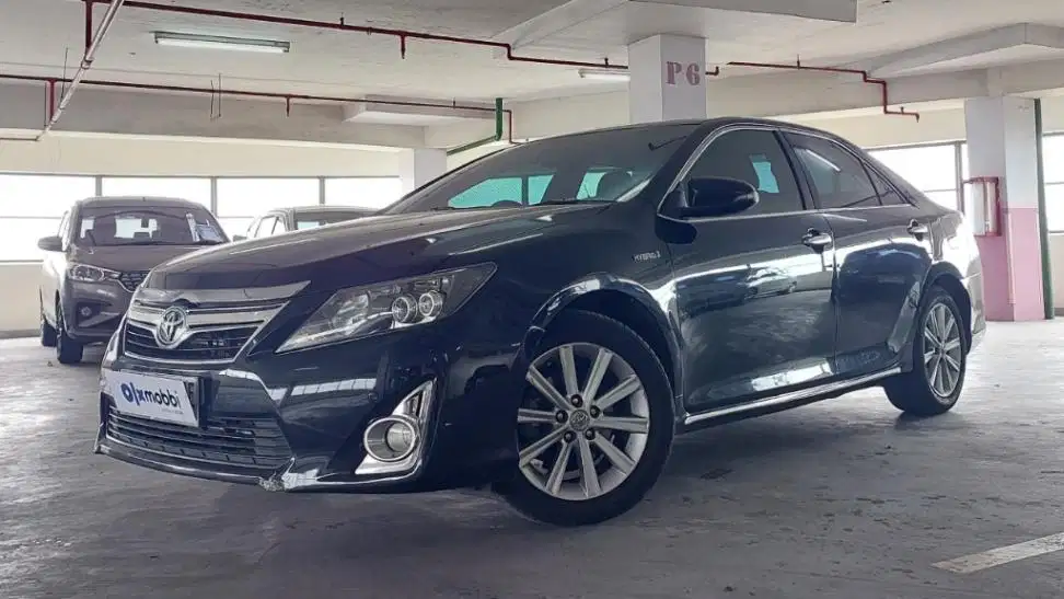 LOW DP Toyota Camry 2.5 V Bensin-AT 2013 WBI
