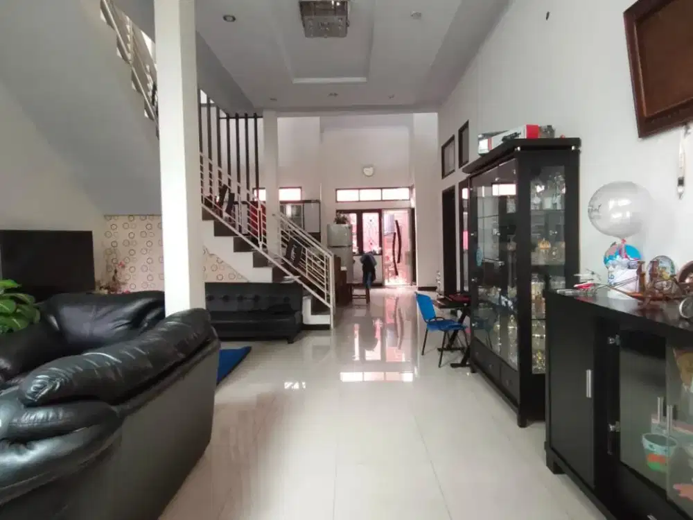 Rumah 2 Lantai Di Bulevar Hijau Harapan Indah Bekasi