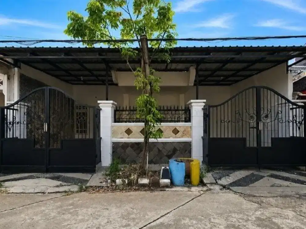 Rumah Wisma Permai Strategis • Siap Huni • Carport 2