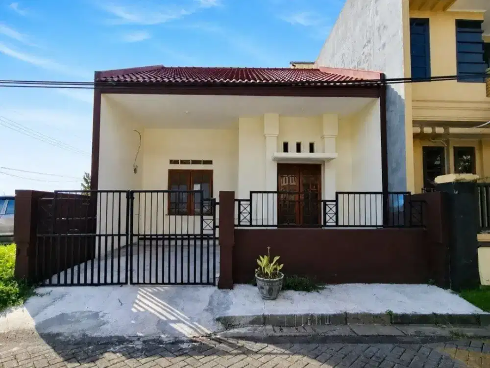 Rumah Puri Asri, Pakuwon City Siap Huni • Carport