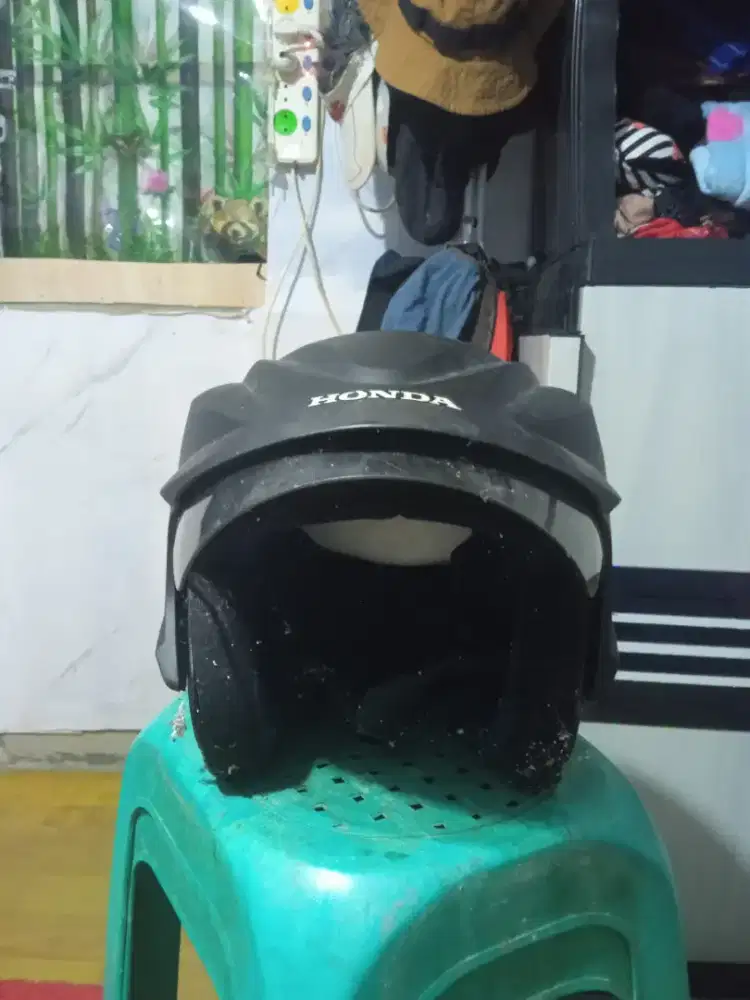 Jual 2 helm 80 rb nego