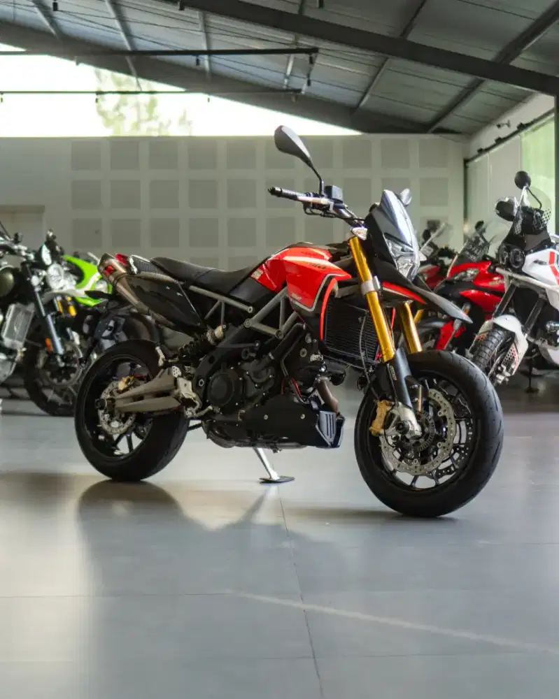 Aprilia Dorsoduro 750 Black Red 2014