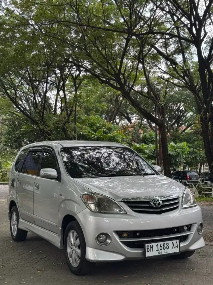Dijual Avanza S 1.5 Matic tahun 2011