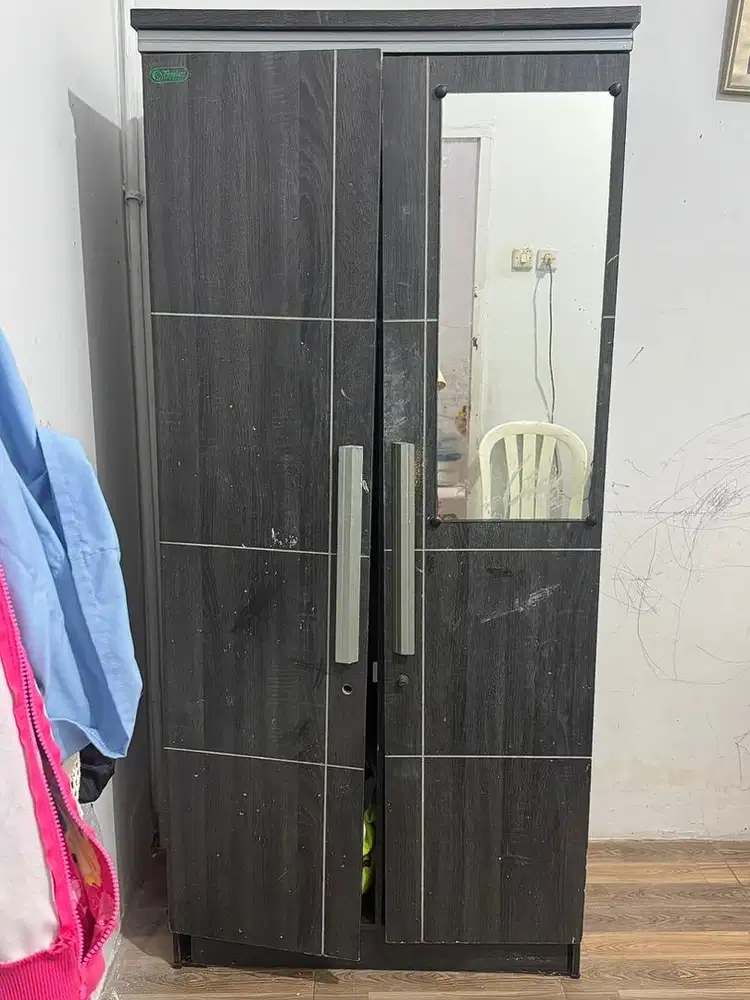 Lemari baju 2 pintu