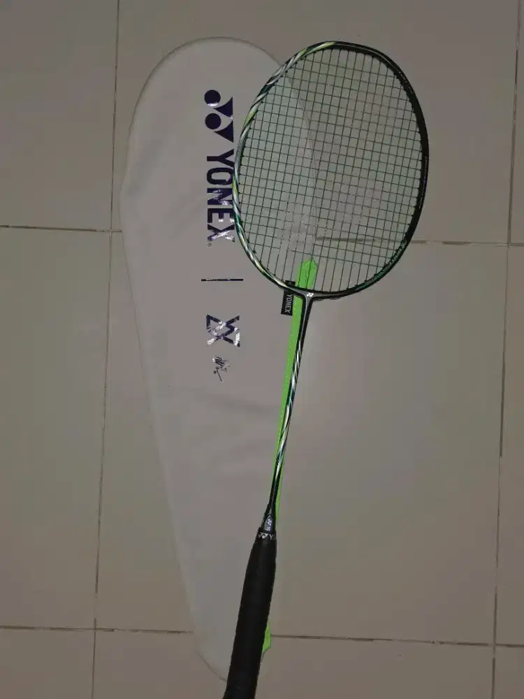 YONEX ASTROX 100 VA TOUR