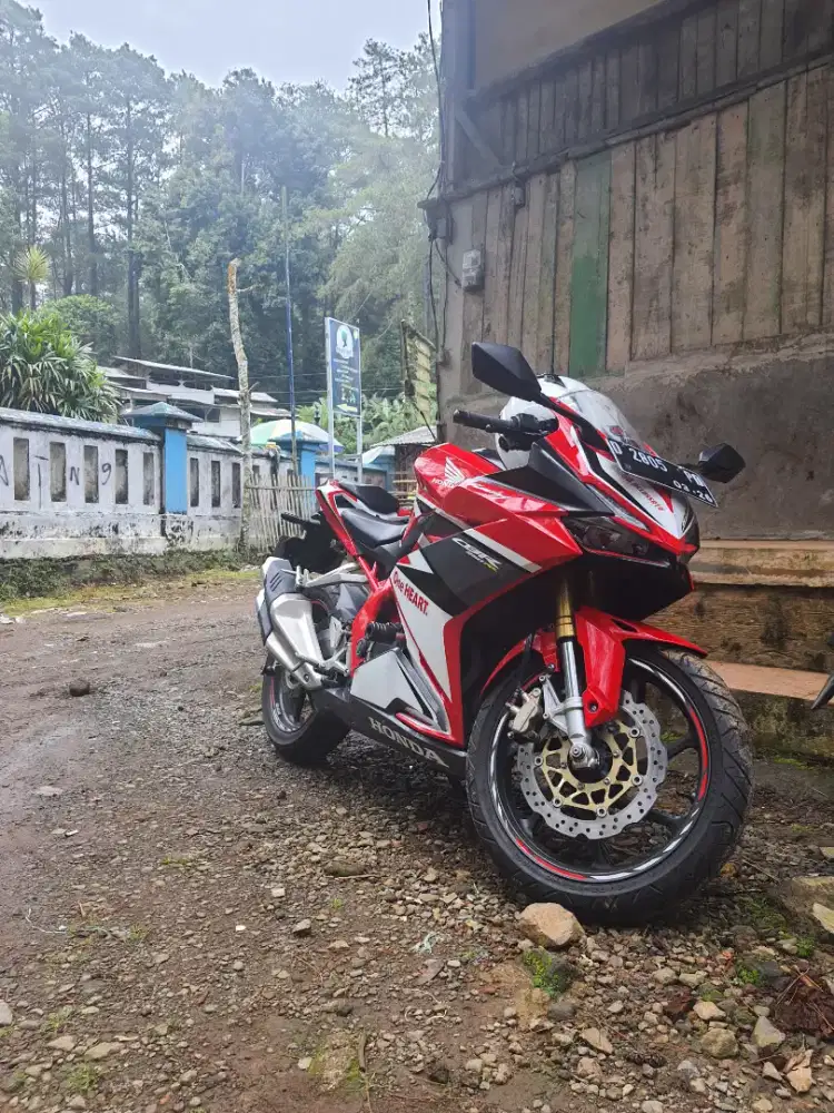 CBR250RR rare low km