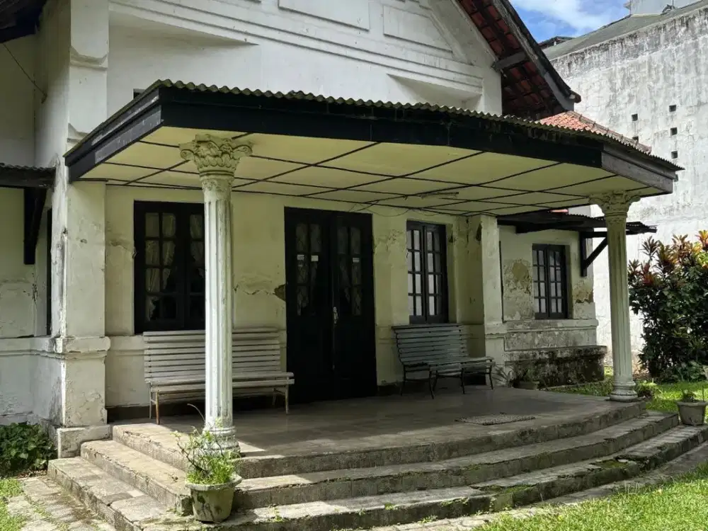 Rumah heritage belanda Termurah di sayap Riau Harga Nego cocok untuk bisnis Resto Caffe Bandung kota