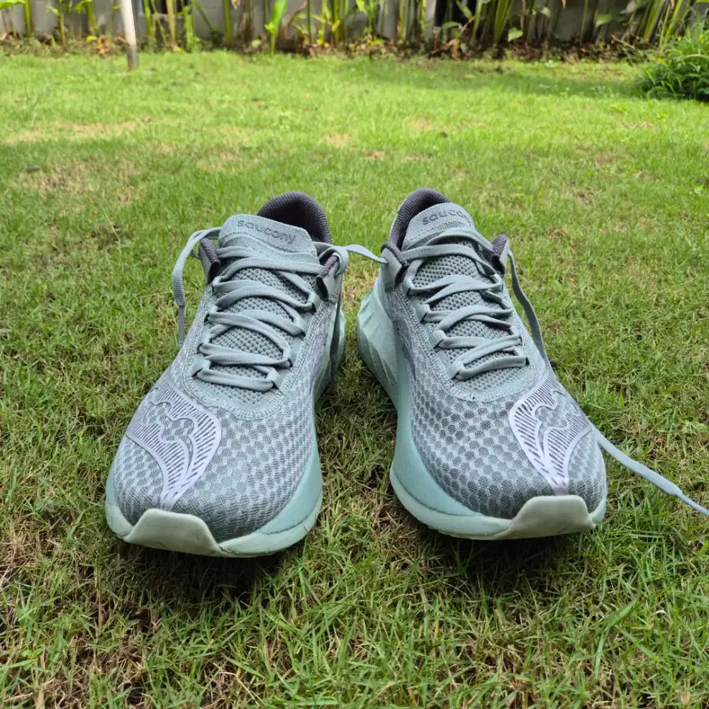 Sepatu lari Saucony Endorphin Pro 4 bekas