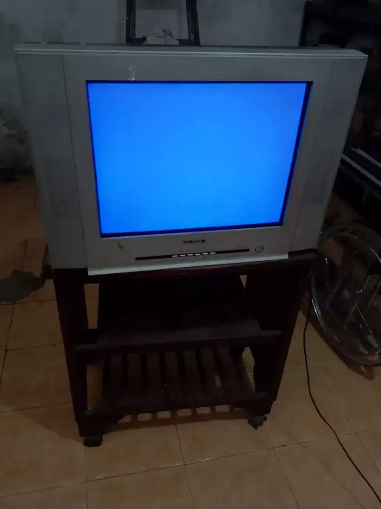 tv bekas fujiwa 21