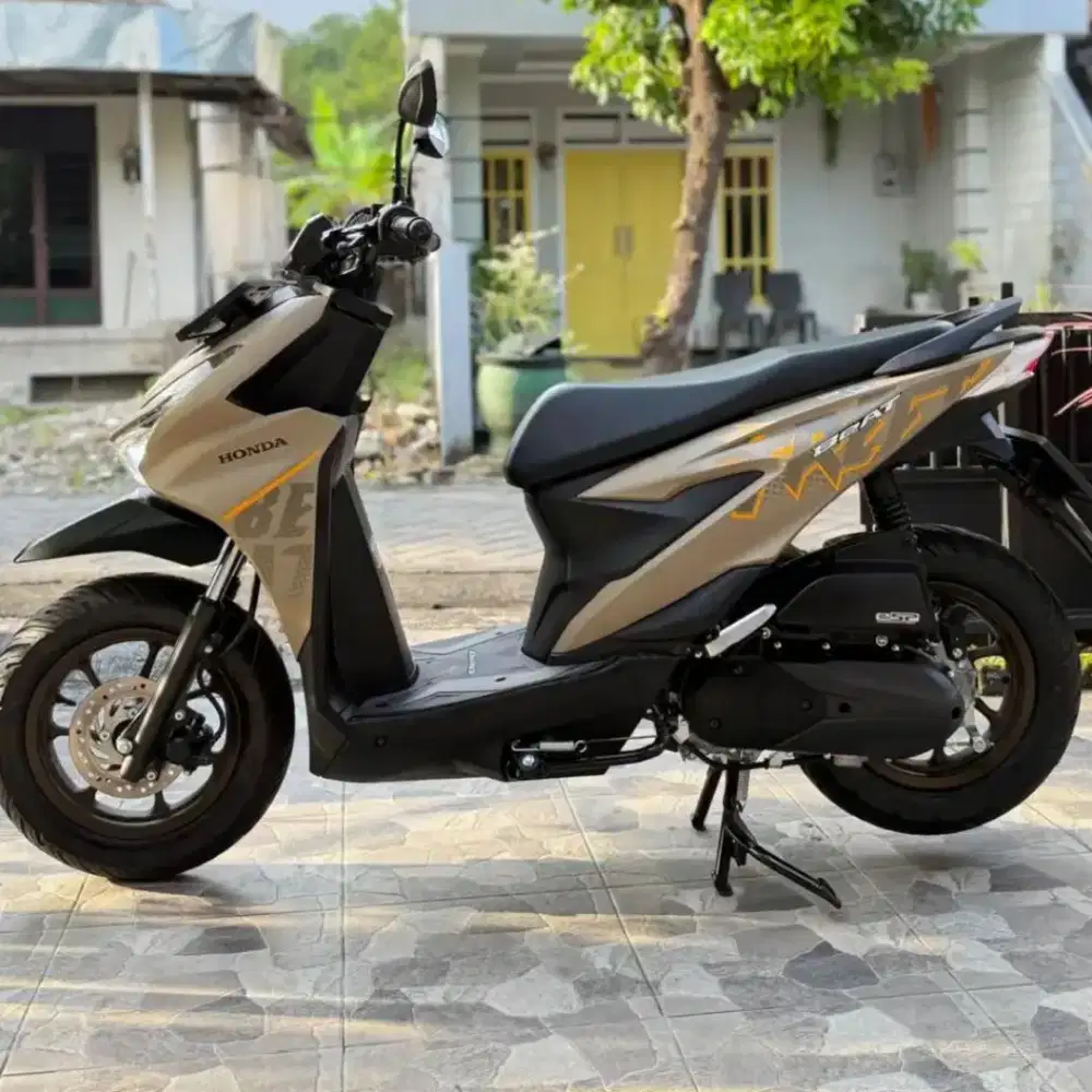 Honda beat street