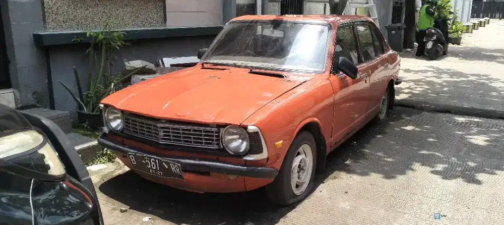 Mobil Toyota Corolla 1973 antik