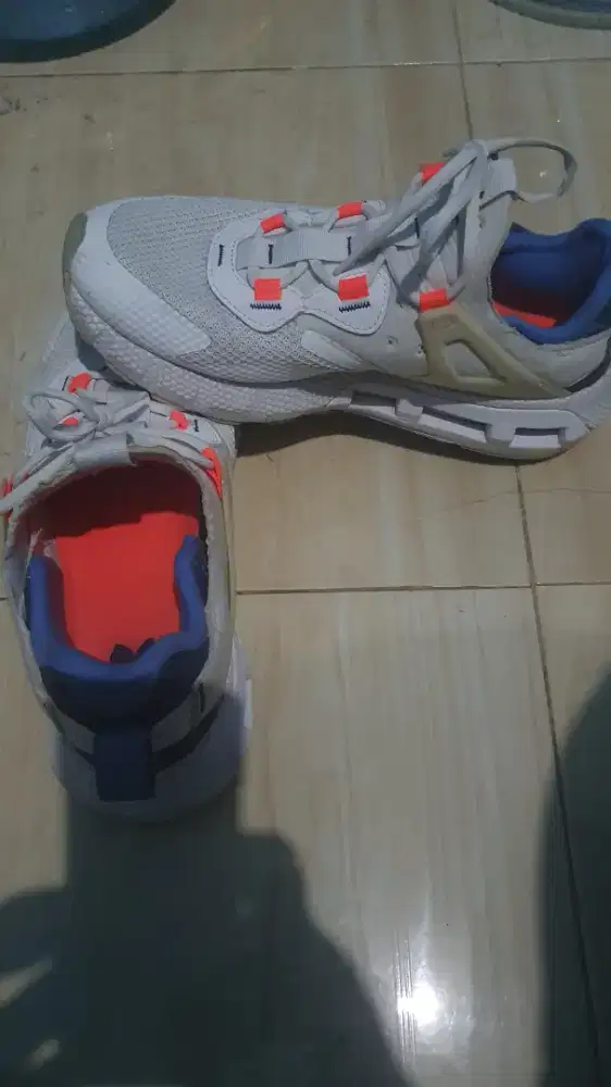 Sepatu Under Armor size 44