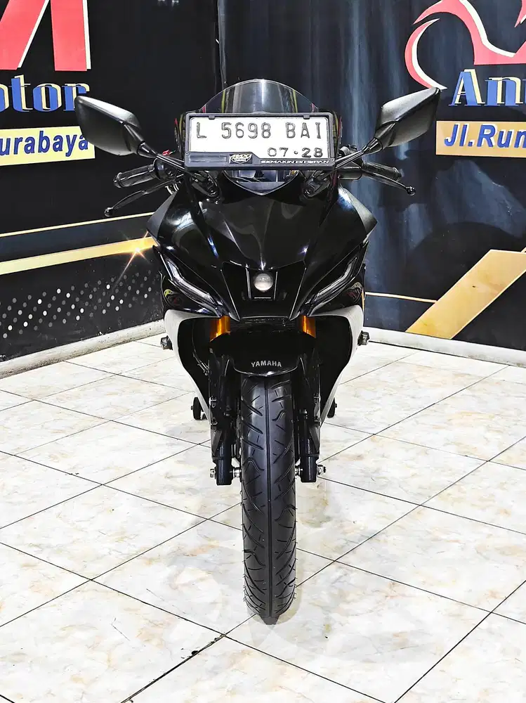 Yamaha R15V4 black glossy km.13rb mewah kinyis. Anugerah motor rungkut