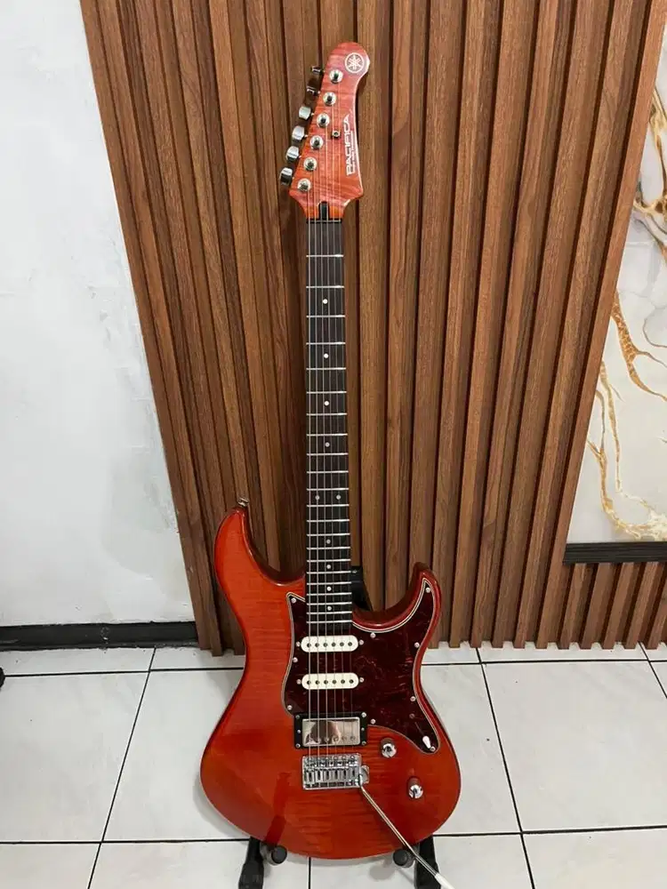 gitar yamaha pacifica 212fvm original