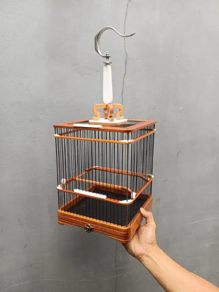 Sangkar cungkok jati ukuran 22x22 cm