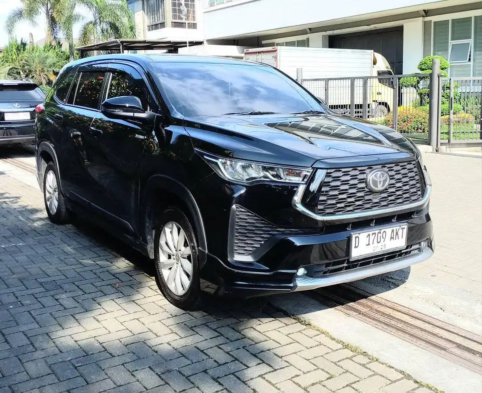 ZENIX V HYBRID MODELISTA AT 2023 LowKM 24rb RECORD TOYOTA BANDUNG