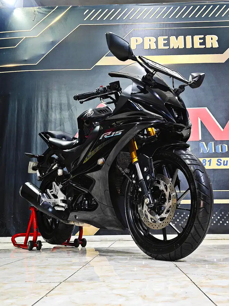 Yamaha R15V4 black glossy km.13rb mewah kinyis. Anugerah motor rungkut